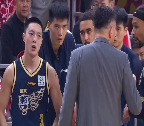 完爆陶汉林+碾压克里斯！徐昕打成广州大腿，或无缘回归广东队