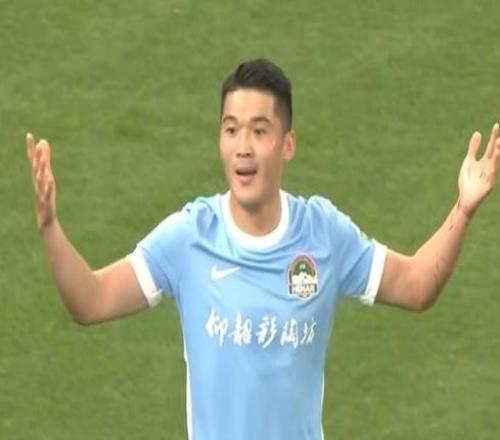 中超巨大争议！钟义浩进球被吹，古斯塔沃帮倒忙，VAR介入
