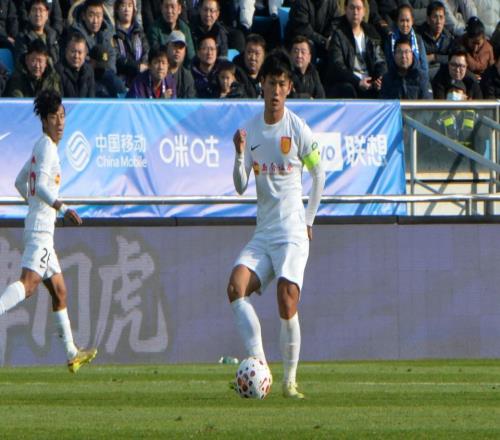 被新帅用废U23国足红星演砸中超首秀！0射门+0过人，13次丢球权