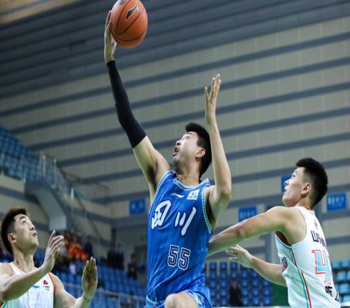 广厦完成重要补强!王博签回2米06防守硬汉,胡金秋迎来好帮手