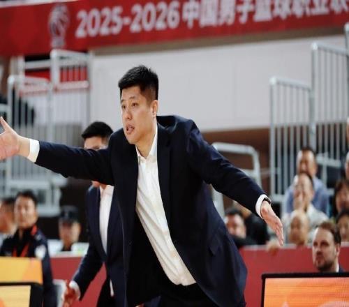 9794險勝晉級，37歲奈特扛起山西，青島被黑十橫掃