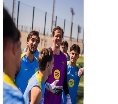 巴萨静好嘲讽死敌：一个大家庭