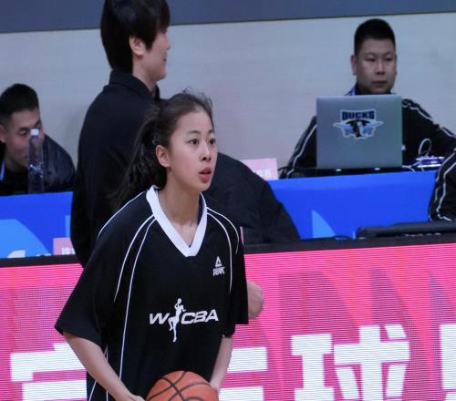 轰29+5+9！中国女篮20岁后卫新星崛起：宫鲁鸣再栽培她