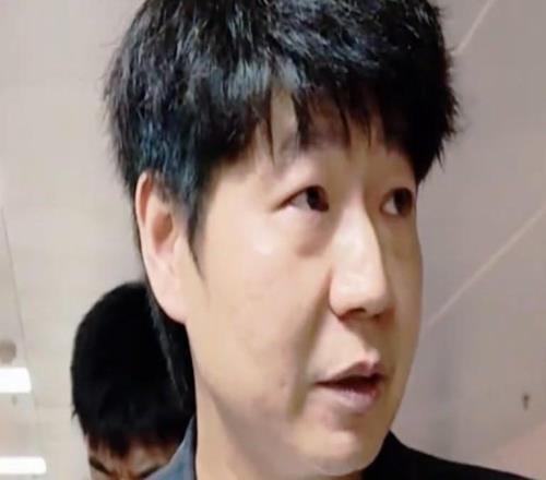 怒了！邱彪：输得实在太丢人，有些球员今天就TM不是职业球员