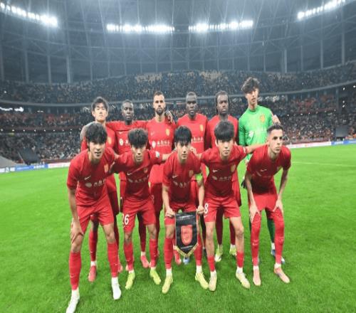 30,22!中超悲喜夜!申花战平重庆,蓉城完胜河南,积分榜更新