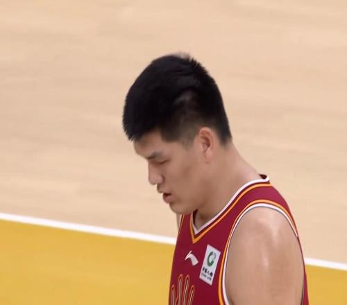 篮板球被抢爆了！山西队拒用刘传兴，广东男篮有望出手截胡