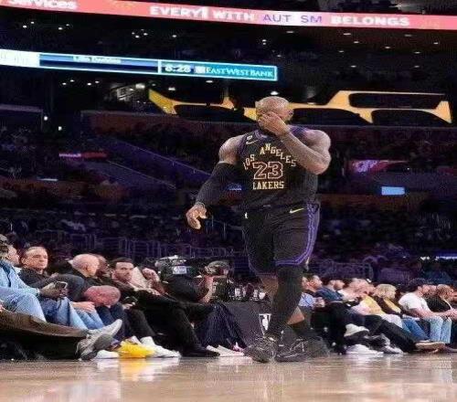 NBA41岁老詹燃尽，雷霆横扫湖人晋级西决