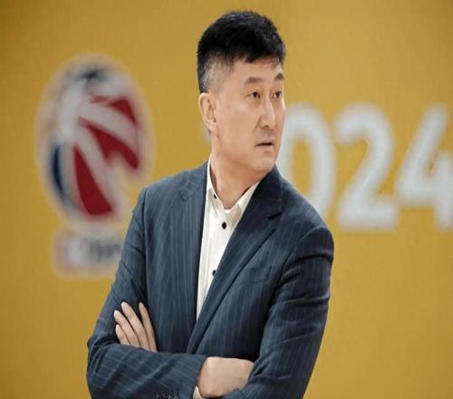 广东备战京粤大战G3！徐杰3分神准胡明轩玩拉杆，崔永熙空接暴扣
