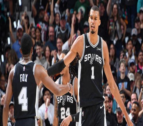 轰27+17+5破纪录，文班拿下天王山！马刺3大新星闪耀成争冠杀手锏