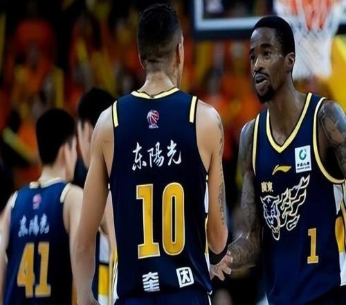 广东季后赛崩盘，7388负北京，胡明轩难救主