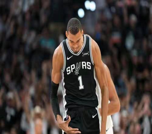 NBA马刺队12697大胜森林狼队系列赛32拿到赛点