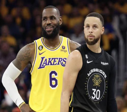 NBA记者曝出猛料：詹姆斯可能要去勇士联手库里，但薪水会降很多