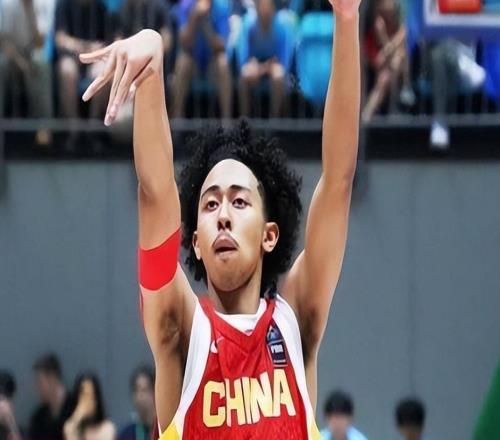 轻松30分!黑人混血越级打U21砍瓜切菜他会是对抗河村的利器吗