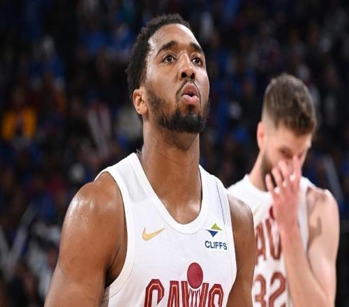 米切尔绝杀失误被喷上全美热搜！加时赛3中3救赎：延续7连20+纪录