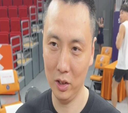 卢伟：北京各个方面都比我们强一点，大家要适应外籍裁判的吹罚