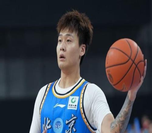 CBA季后赛！上海男篮vs北京男篮，赛前带来上海男篮张镇麟、王哲林、怀特塞德以及北京男篮赵睿和周琦最新消息