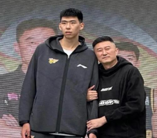 王少杰走人，徐昕未归，广东内线空缺杜锋遇双重挑战，朱总或5换1