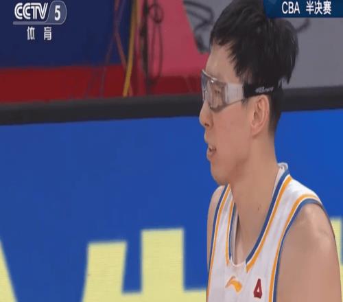 CBA上海拒20分逆转10北京张镇麟17分周琦13+9