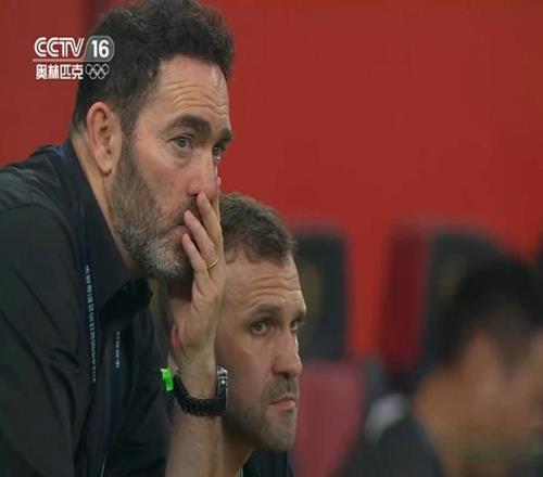 三镇接触苏亚雷斯！陈涛也悬了足球报：对大连赛果有决定性意义