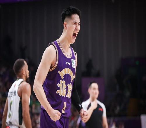 转会还是续约郭士强弟子顶薪到期,场均8.6分,目标京城豪门