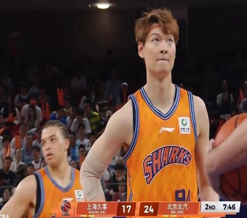 大比分11！北京男篮11分力克上海陈盈骏26分周琦11+10赵睿15分