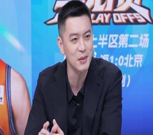 杨鸣：北京需麦基独当一面成取胜X因素第一场周琦像领袖带着他打