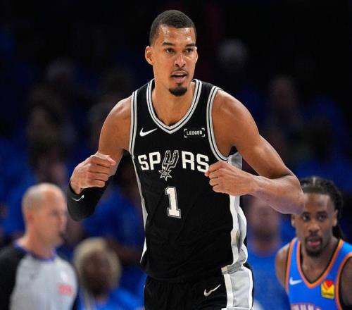 就在今天！一个尘封56年的NBA纪录，被文班打破了