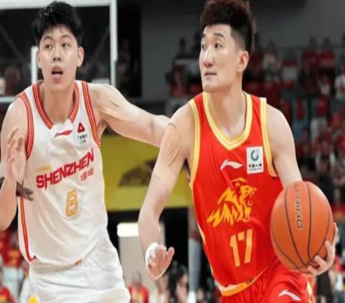 随着广厦险胜7分，CBA季后赛最新排名出炉！残阵深圳02悬崖边