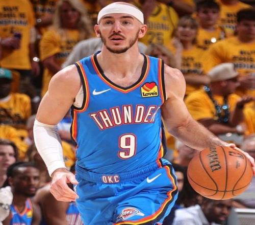 球迷高呼一替补球员MVP!西决两场轰48分,秃曼巴无愧雷霆真大腿
