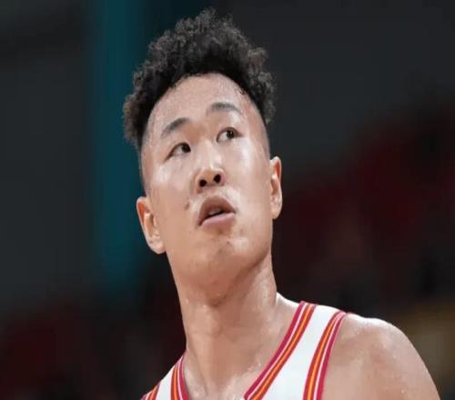 广厦G3半场反超深圳！联防出奇效，塔克+3首发齐爆，深圳只靠3点