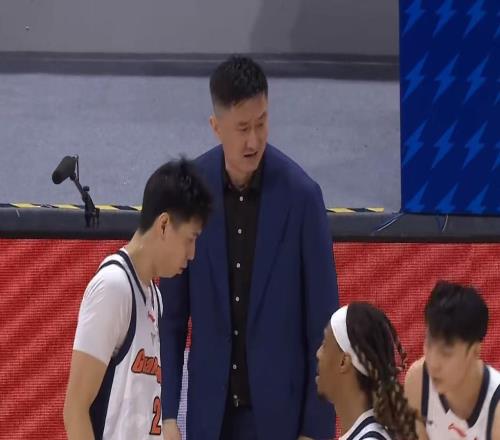 为杜锋正名!上海“死亡五小”打爆北京队,广东队拒用中锋是对的