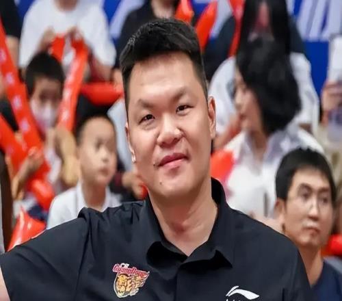 宏远速递！徐杰正式退出国家队，朱芳雨与北控谈判，杜锋爱将离队