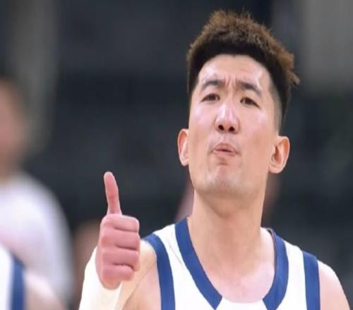 媒体人:孙铭徽双脚肿胀千里驰援球队,堪比CBA版威利斯里德归来