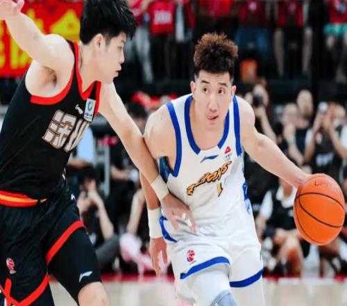 随着广厦9788战胜深圳，CBA季后赛最新排名出炉！广厦上海争冠