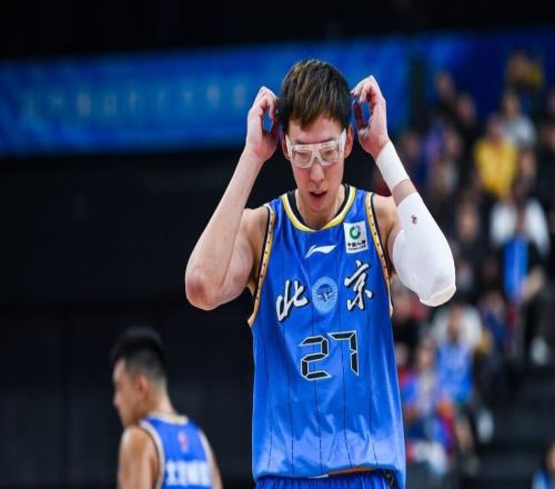 退化严重不适合国家队周琦弱点反有利男篮他是杨瀚森好搭档