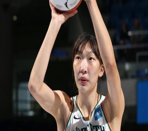 WNBA中国德比:韩旭6+2+2三分完胜李月汝0+1自由人惨负飞翼
