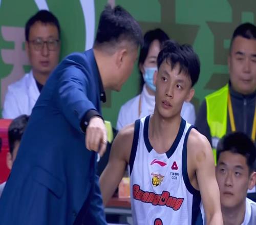 比徐杰与杨溢更强!广东惠州籍控卫打成MVP,将被杜锋点名要人