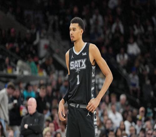 生死战仅9分!马刺揪出最大水货!打了9年NBA你还是没能证明自己
