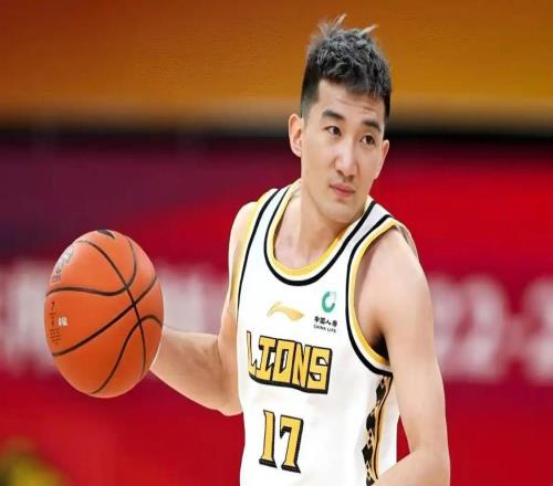 广厦输球揪出最大祸首！他上场21分钟，0分5失误，打的太差了
