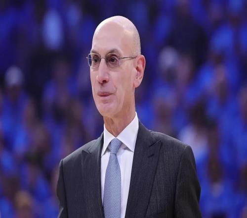 亚当萧华：吹罚水平令人难以置信，未来将引入AI自动判罚
