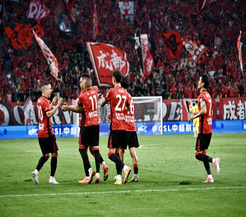 1比0力克山东泰山，成都蓉城首次加冕中超“半程冠军”！