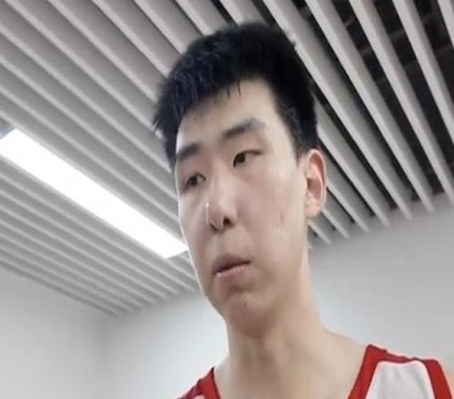徐昕：重回国家队更加自信了，告诉王俊杰得多给我传俩球呀