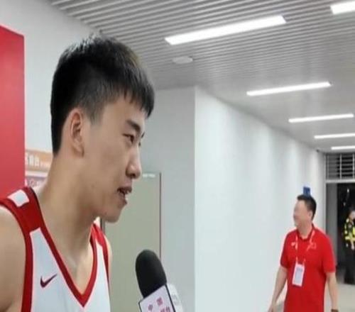 打服！塞尔维亚KKFMP主帅：王俊杰展示比赛内容非常具有侵略性