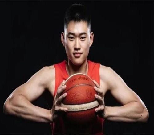 男篮被FMP绝杀老问题再现！后场无法梳理进攻，赵嘉义致命漏人！