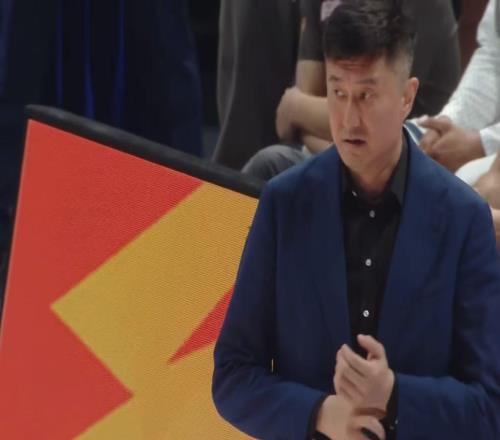 杜锋被狠狠打脸!焦泊乔打成男篮第一中锋,摆烂逼宫广东队交易