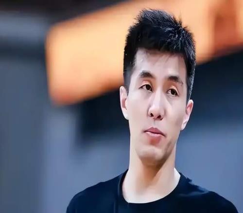 前往北京治疗!郭艾伦深夜发声,官宣决定,广州队批准,我们等你