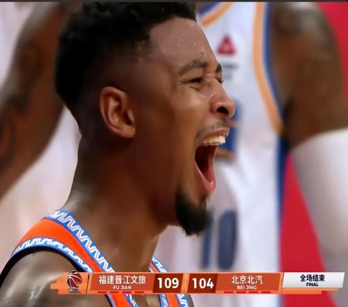 被昔日队友排挤!今38分军训昔日队友,球迷:新疆裁他是多么愚蠢