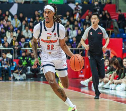 坑惨杜锋!广东等了大半赛季等了个水货,球迷:裁掉他补强大外