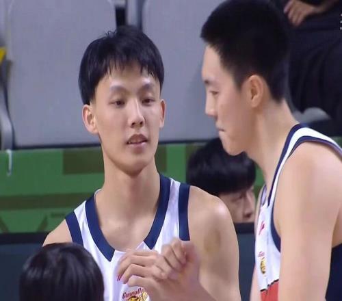 广东男篮徐杰状态回升,浙江官宣伤内线大将,山西第七名外援到位
