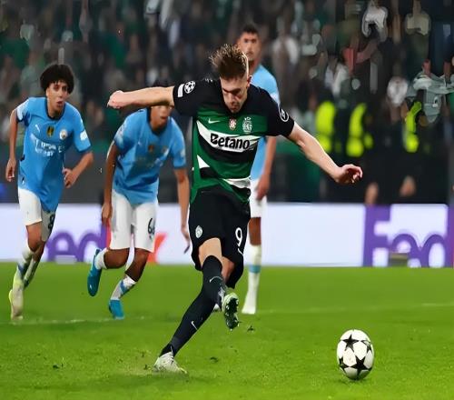 他曾在成都蓉城是首发前锋!本赛季来到鲁能后,却一分钟都踢不了